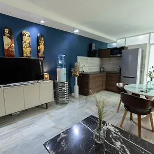 Singular Center Siviglia