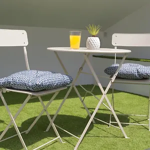 https://chinitas-urban-estudios.hotelsinnerja.org